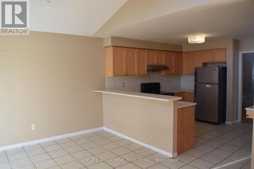 39 Feather Reed Way, Brampton, ON - Indoor Photo Showing Kitchen