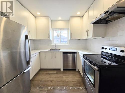 (Upper) - 371 East 28Th Street, Hamilton, ON - Indoor Photo Showing Kitchen