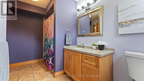 12 North Street, Brantford, ON - Indoor Photo Showing Bathroom