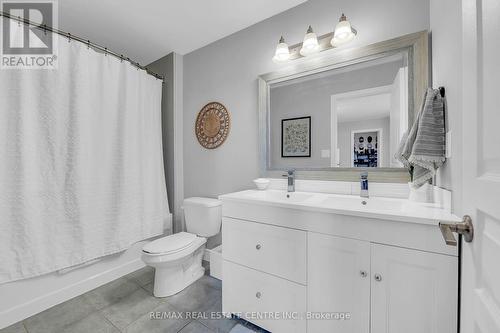 53 Diana Avenue, Grimsby, ON - Indoor Photo Showing Bathroom