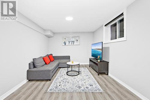 74 Hall Avenue, Guelph, ON - Indoor Photo Showing Living Room