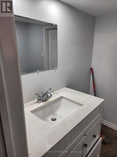 71 Helene Crescent, Waterloo, ON - Indoor Photo Showing Bathroom