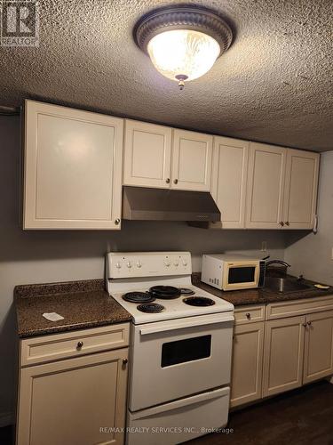 71 Helene Crescent, Waterloo, ON - Indoor Photo Showing Kitchen