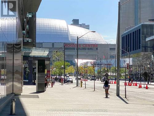 1907 - 14 York Street, Toronto, ON - Outdoor