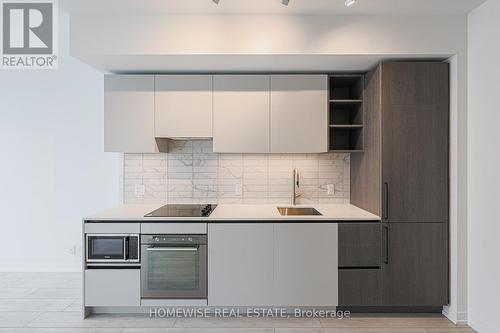 Ph12 - 55 Mercer Street, Toronto, ON - Indoor Photo Showing Kitchen