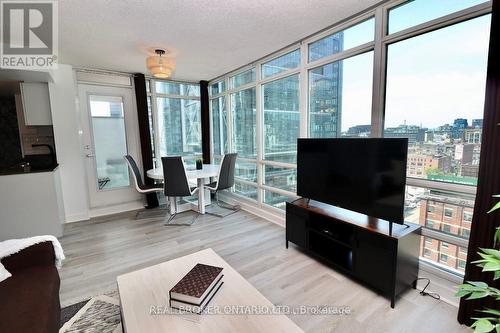 1806 - 397 Front Street N, Toronto, ON - Indoor Photo Showing Living Room