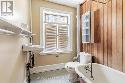 9 St. Patricks Square, Toronto, ON - Indoor Photo Showing Bathroom