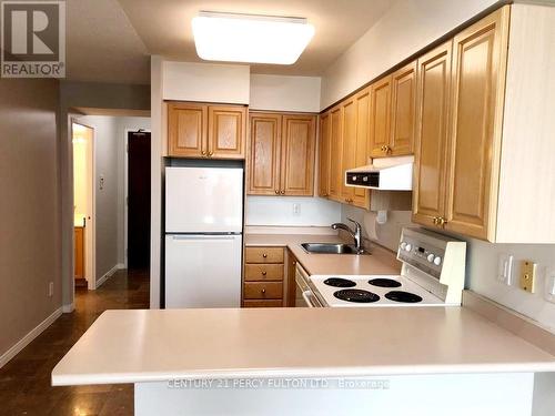 3201 - 750 Bay Street, Toronto, ON - Indoor Photo Showing Kitchen