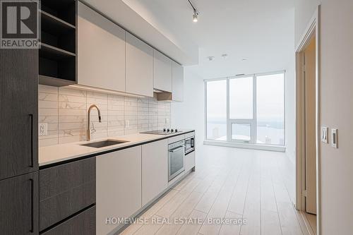 Ph15 - 55 Mercer Street, Toronto, ON - Indoor Photo Showing Kitchen With Upgraded Kitchen