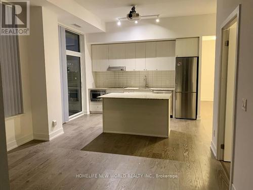 808 - 7 Kenaston Gardens, Toronto, ON - Indoor Photo Showing Kitchen With Upgraded Kitchen