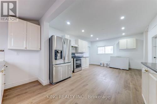 119 Celina Street, Oshawa, ON - Indoor Photo Showing Kitchen