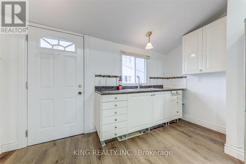 119 Celina Street, Oshawa, ON - Indoor Photo Showing Kitchen