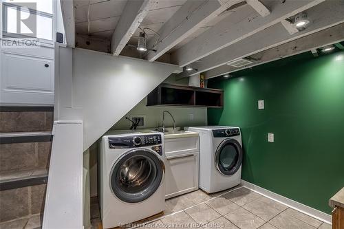 77 Spencer Avenue, Chatham, ON - Indoor Photo Showing Laundry Room