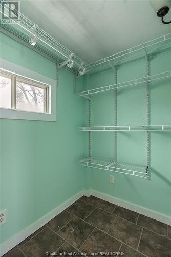 77 Spencer Avenue, Chatham, ON - Indoor With Storage