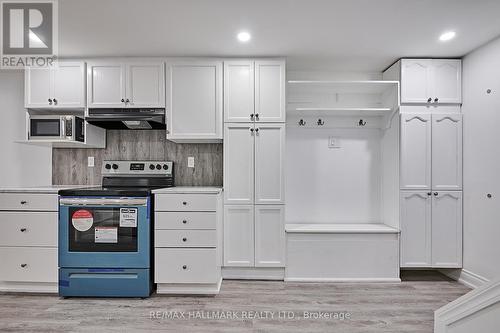 26 Michael Boulevard, Whitby, ON - Indoor Photo Showing Kitchen