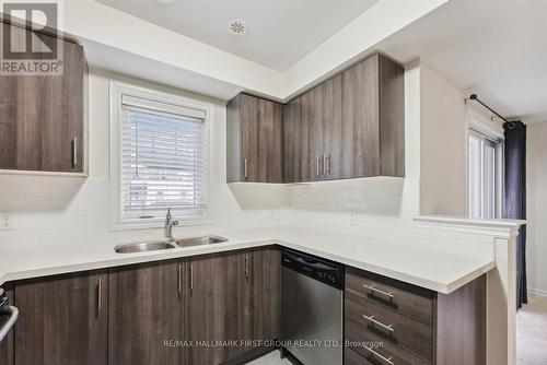 33 Nearco Crescent, Oshawa, ON - Indoor Photo Showing Kitchen With Double Sink