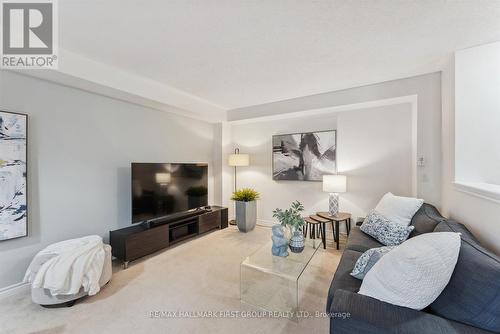 33 Nearco Crescent, Oshawa, ON - Indoor Photo Showing Living Room