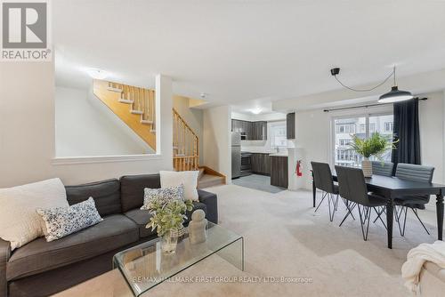 33 Nearco Crescent, Oshawa, ON - Indoor Photo Showing Living Room