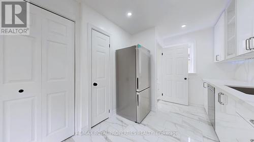 18 Graylee Avenue, Toronto, ON - Indoor Photo Showing Kitchen