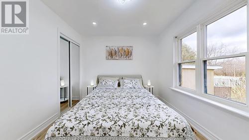 18 Graylee Avenue, Toronto, ON - Indoor Photo Showing Bedroom