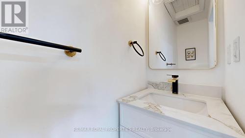 18 Graylee Avenue, Toronto, ON - Indoor Photo Showing Bathroom