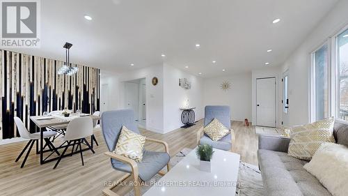 18 Graylee Avenue, Toronto, ON - Indoor Photo Showing Living Room