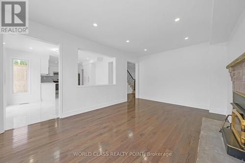 202 Bridgewater Avenue, Whitby, ON - Indoor Photo Showing Other Room