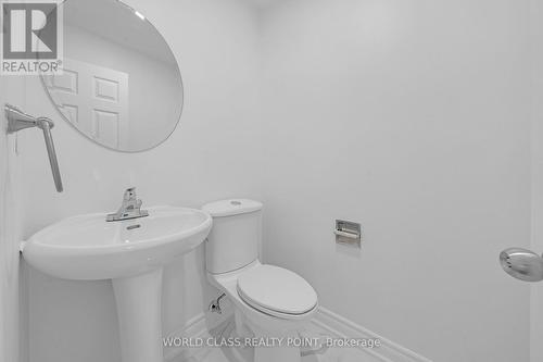 202 Bridgewater Avenue, Whitby, ON - Indoor Photo Showing Bathroom