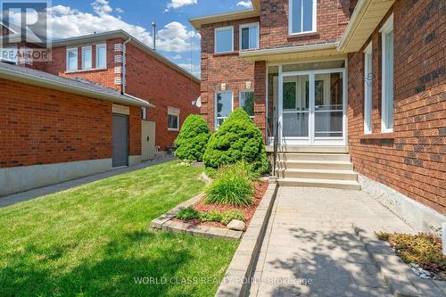 202 Bridgewater Avenue, Whitby, ON - Outdoor