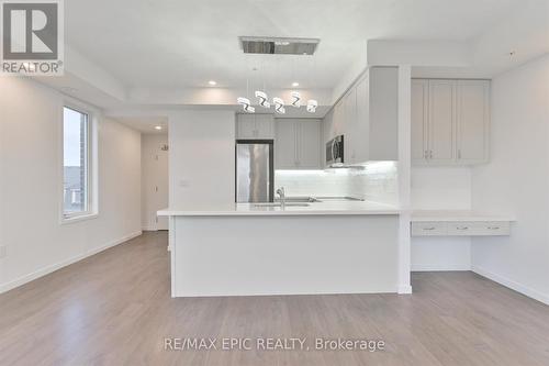 118 - 1711 Pure Springs Boulevard, Pickering, ON - Indoor Photo Showing Kitchen