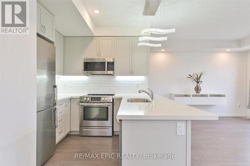 118 - 1711 Pure Springs Boulevard, Pickering, ON - Indoor Photo Showing Kitchen With Upgraded Kitchen