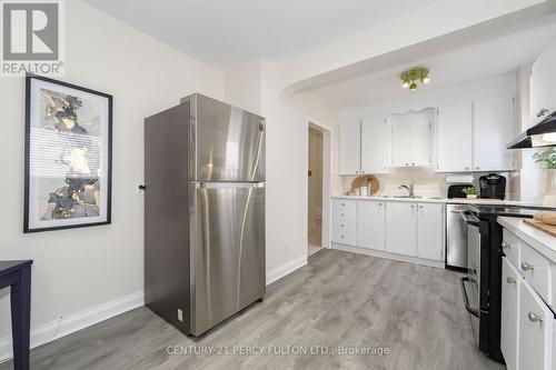 8 Rosita Crescent, Toronto, ON - Indoor Photo Showing Kitchen