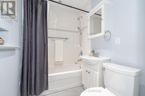 8 Rosita Crescent, Toronto, ON - Indoor Photo Showing Bathroom