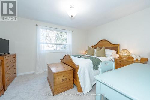 8 Rosita Crescent, Toronto, ON - Indoor Photo Showing Bedroom