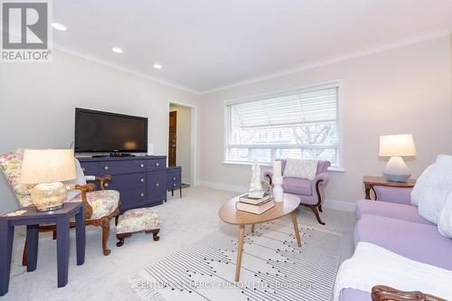 8 Rosita Crescent, Toronto, ON - Indoor Photo Showing Living Room