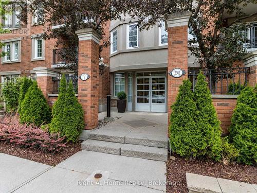 209 - 2301 Parkhaven Boulevard, Oakville (Uptown Core), ON - Outdoor