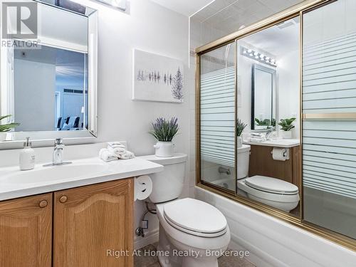 209 - 2301 Parkhaven Boulevard, Oakville (Uptown Core), ON - Indoor Photo Showing Bathroom