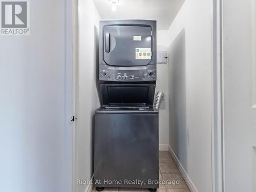 209 - 2301 Parkhaven Boulevard, Oakville (Uptown Core), ON - Indoor Photo Showing Laundry Room