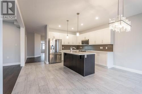 34 Lowry Court, Barrie, ON - Indoor Photo Showing Kitchen With Stainless Steel Kitchen With Upgraded Kitchen