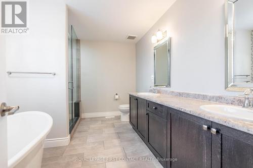 34 Lowry Court, Barrie, ON - Indoor Photo Showing Bathroom