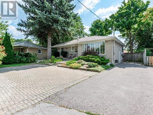 Bsmt - 382 Lynett Crescent, Richmond Hill, ON - Outdoor