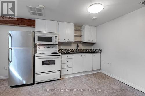 Bsmt - 382 Lynett Crescent, Richmond Hill, ON - Indoor Photo Showing Kitchen