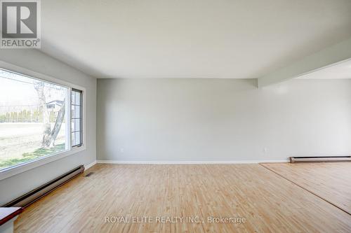 339 Winnifred Drive, Georgina, ON - Indoor Photo Showing Other Room