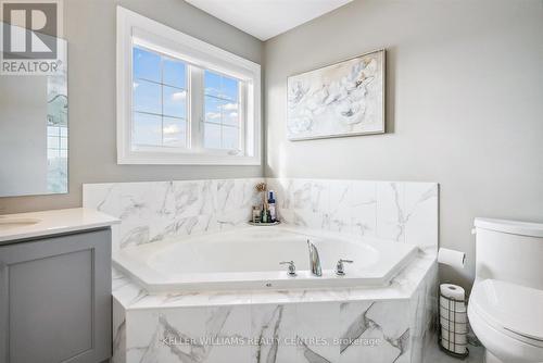 66 Robert Wilson Crescent, Georgina, ON - Indoor Photo Showing Bathroom