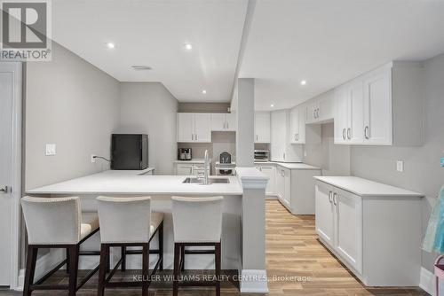 66 Robert Wilson Crescent, Georgina, ON - Indoor Photo Showing Kitchen With Upgraded Kitchen