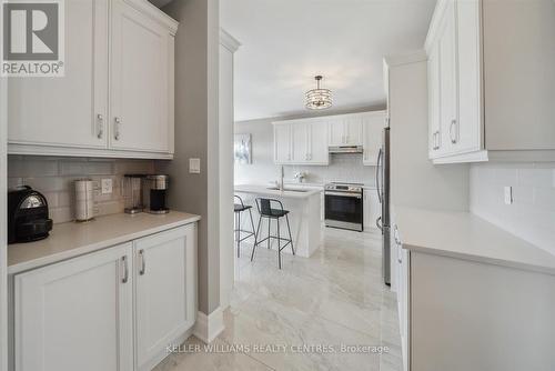 66 Robert Wilson Crescent, Georgina, ON - Indoor Photo Showing Kitchen