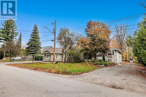 2049 Kate Avenue, Innisfil, ON - Outdoor