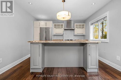 2049 Kate Avenue, Innisfil, ON - Indoor Photo Showing Kitchen