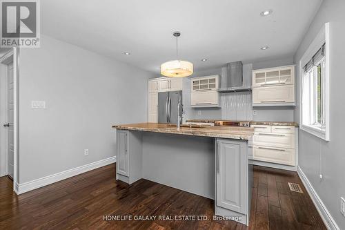 2049 Kate Avenue, Innisfil, ON - Indoor Photo Showing Kitchen With Upgraded Kitchen