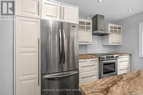 2049 Kate Avenue, Innisfil, ON - Indoor Photo Showing Kitchen